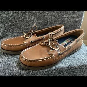 Sperry’s size 7.5